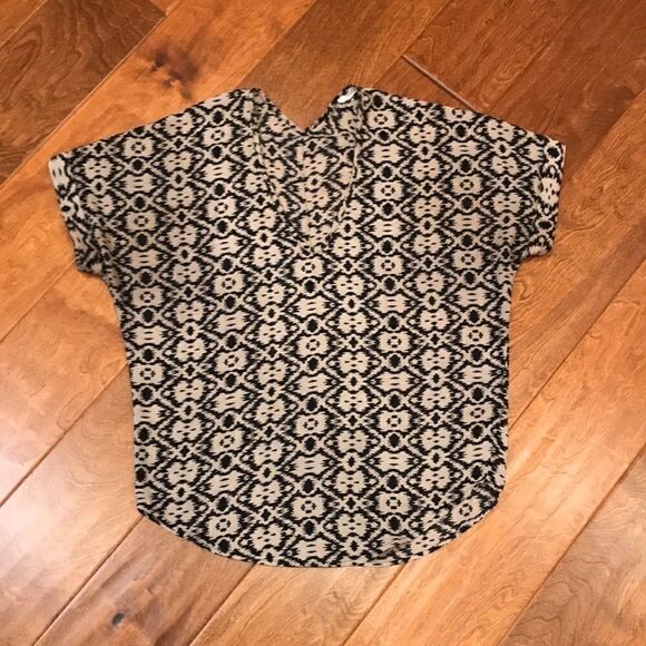 Lush by Nordstrom Tribal Print Oversized V-Neck Blouse size XS - Picture 1 of 16